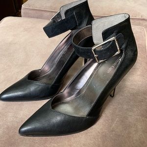Sexy multi-material Calvin Klein pumps.